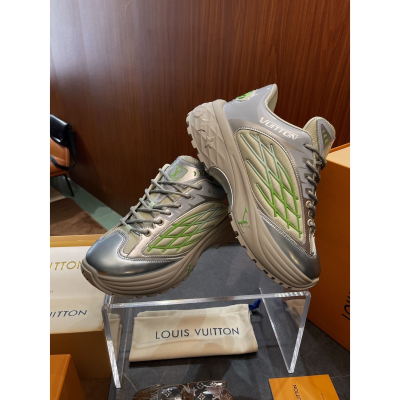 l**is V*t*n sneakers